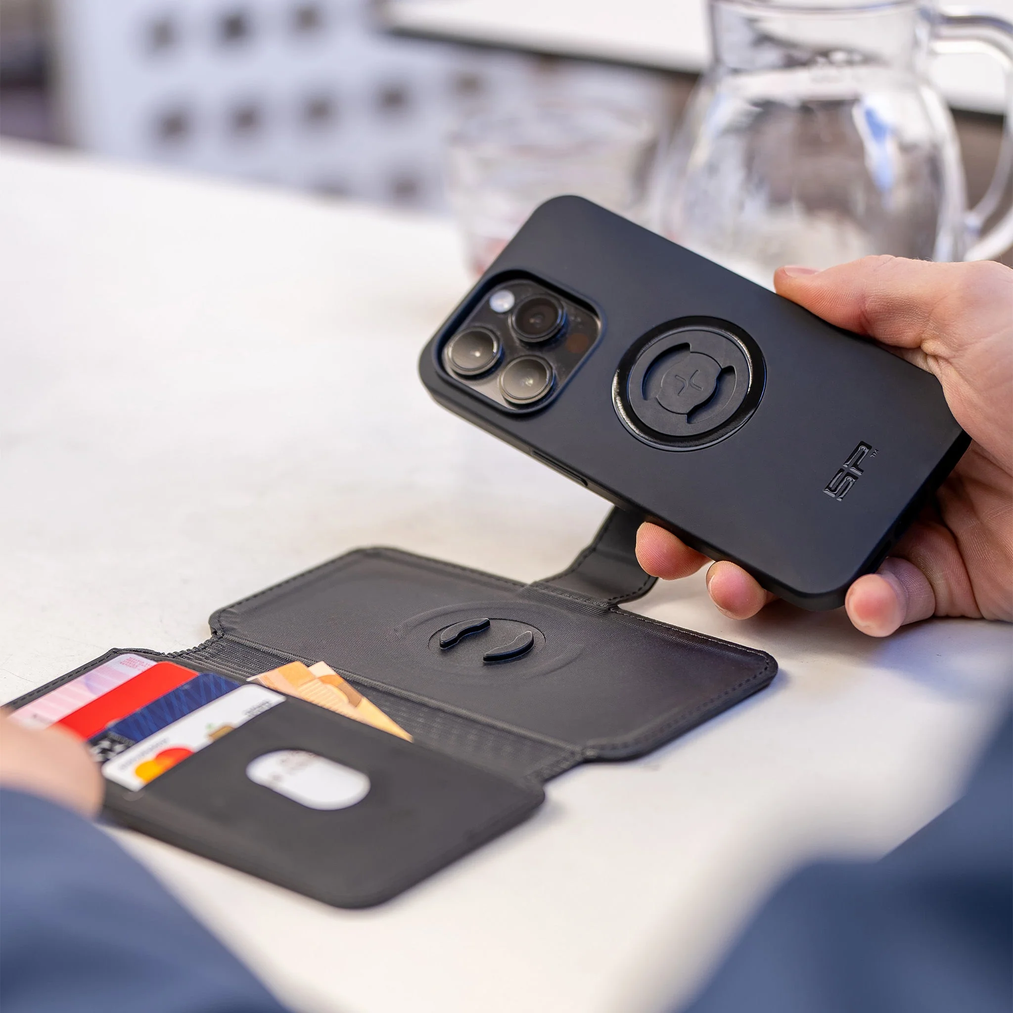 Magnetic Flip Cover - Image 2